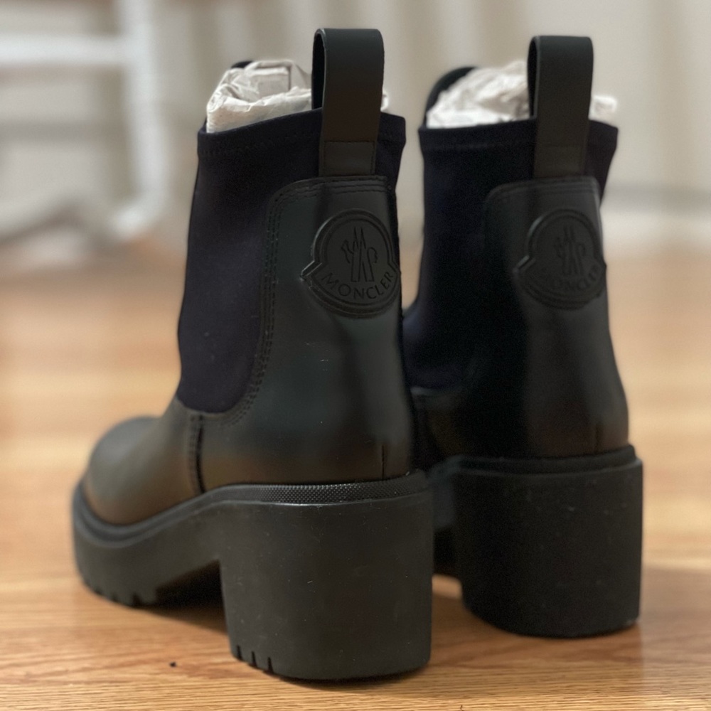 Moncler Vera Stivale Boot. Worn 4 times. Original wrapping, box, & card.